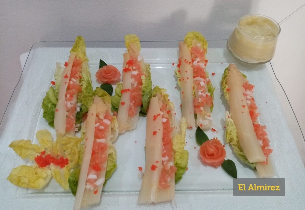 Espárragos Blancos Rellenos de Salmón - Grupo Gastronómico El Almirez